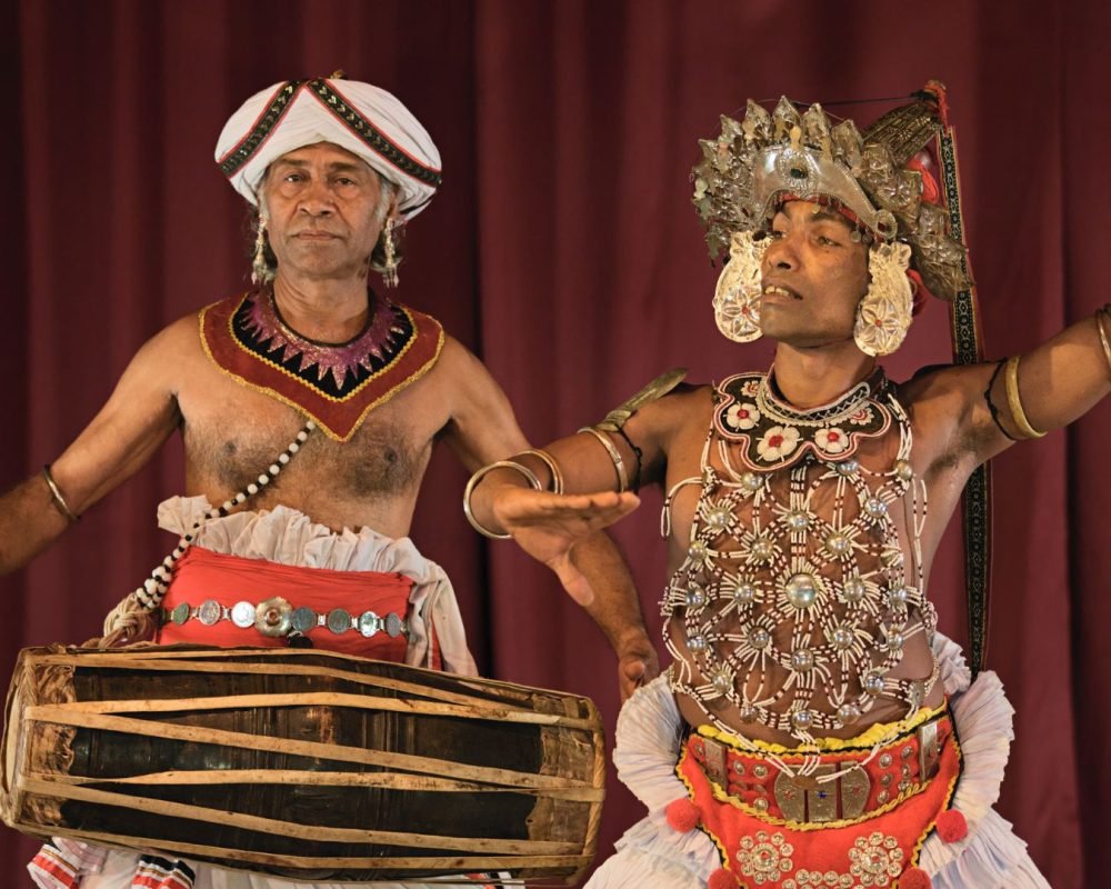 kandyan-cultural-dance-performance-sri-lanka